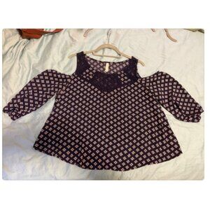 Xhilaration 🔸 Navy Off the Shoulder 3/4 sleeve Blouse 🔸 Lace front 🔸 Size M